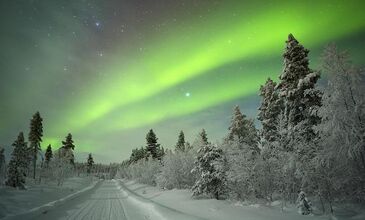 BÜYÜLEYİCİ KUZEY IŞIKLARI & LAPLAND TURU